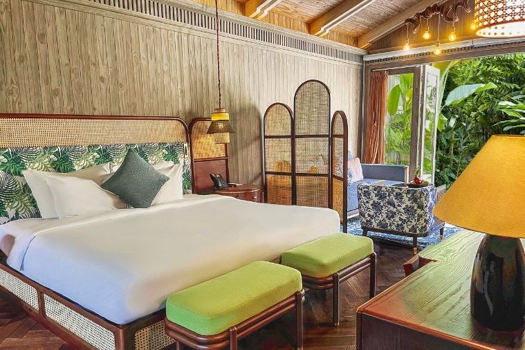 An Lam Retreats Saigon River